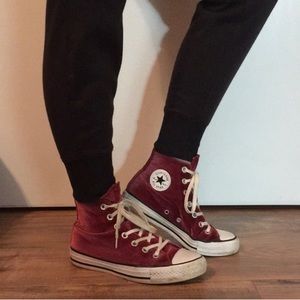 Red Velvet Converse
